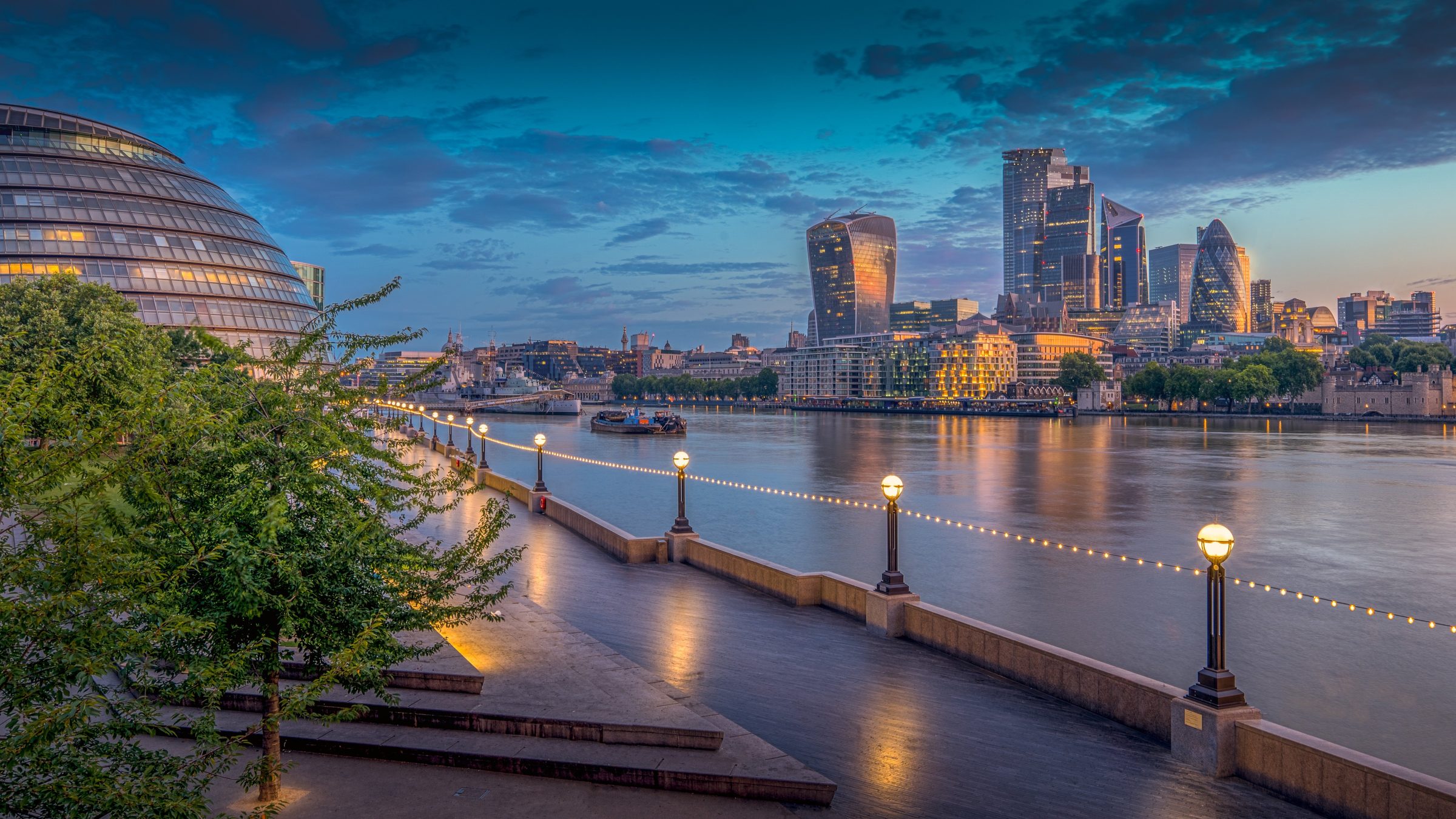 London, the Thames and the City at dusk