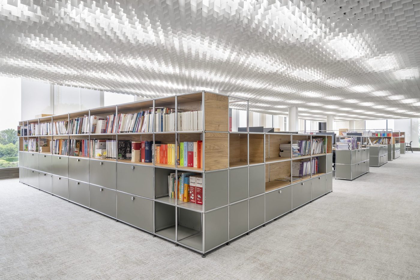 Palazzo Mondadori: the office as a playground